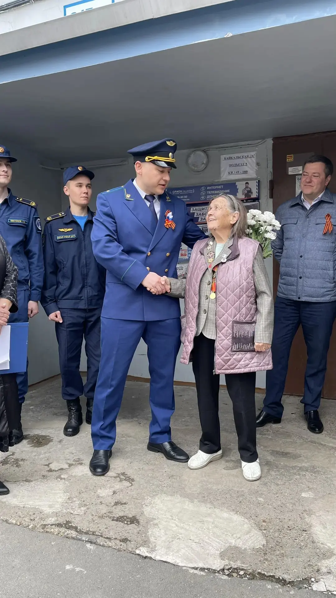 Прокуроры Иркутского района, Кировского, Ленинского, Октябрьского и Свердловского районов г. Иркутска в преддверии 81-й годовщины Победы в Великой Отечественной войне 1941-1945 гг. встретились с ветеранами Прокуроры Иркутского района, Кировского, Ленинского, Октябрьского и Свердловского районов г. Иркутска в преддверии 81-й годовщины Победы в Великой Отечественной войне 1941-1945 гг. встретились с ветеранами