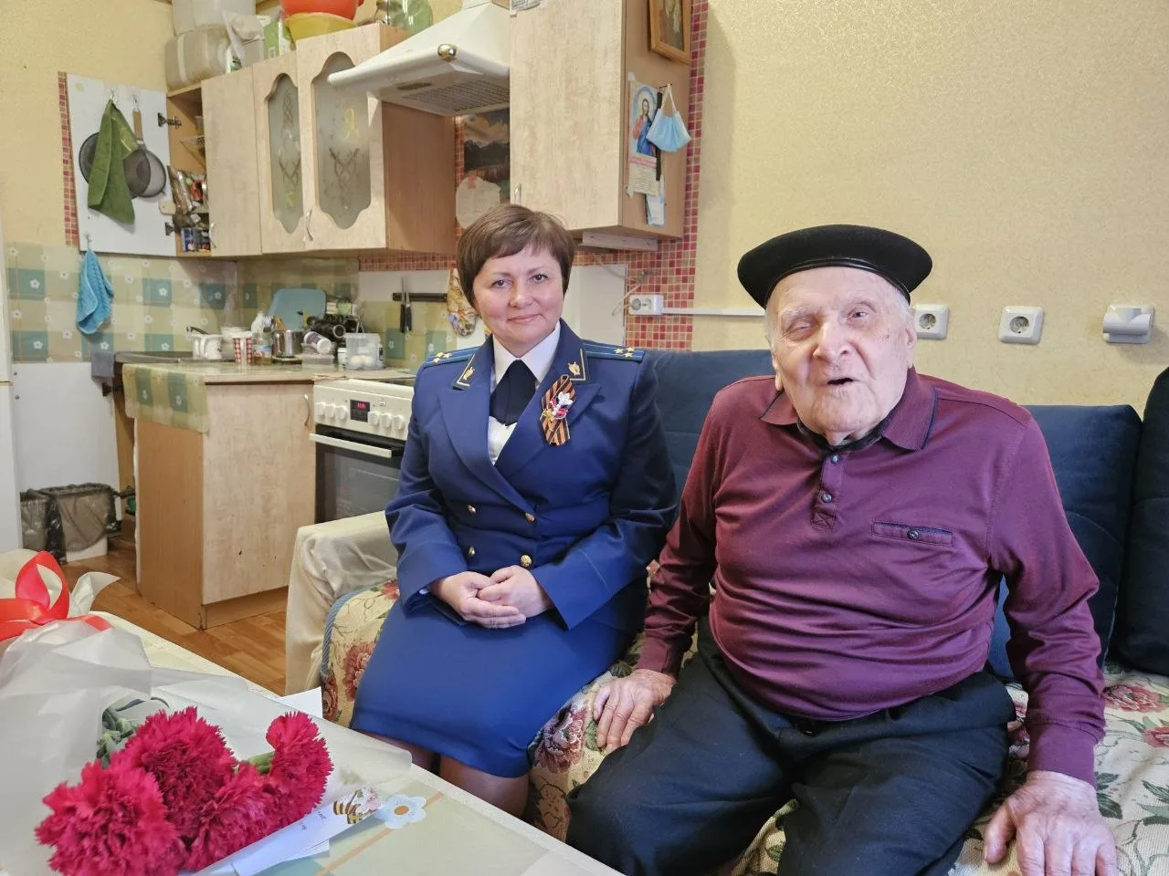 Прокуроры Иркутского района, Кировского, Ленинского, Октябрьского и Свердловского районов г. Иркутска в преддверии 81-й годовщины Победы в Великой Отечественной войне 1941-1945 гг. встретились с ветеранами Прокуроры Иркутского района, Кировского, Ленинского, Октябрьского и Свердловского районов г. Иркутска в преддверии 81-й годовщины Победы в Великой Отечественной войне 1941-1945 гг. встретились с ветеранами