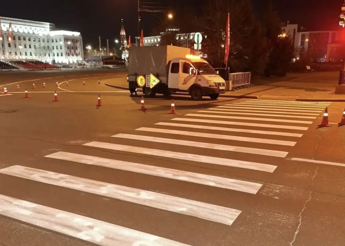На дорогах Иркутска обновляют разметку На дорогах Иркутска обновляют разметку