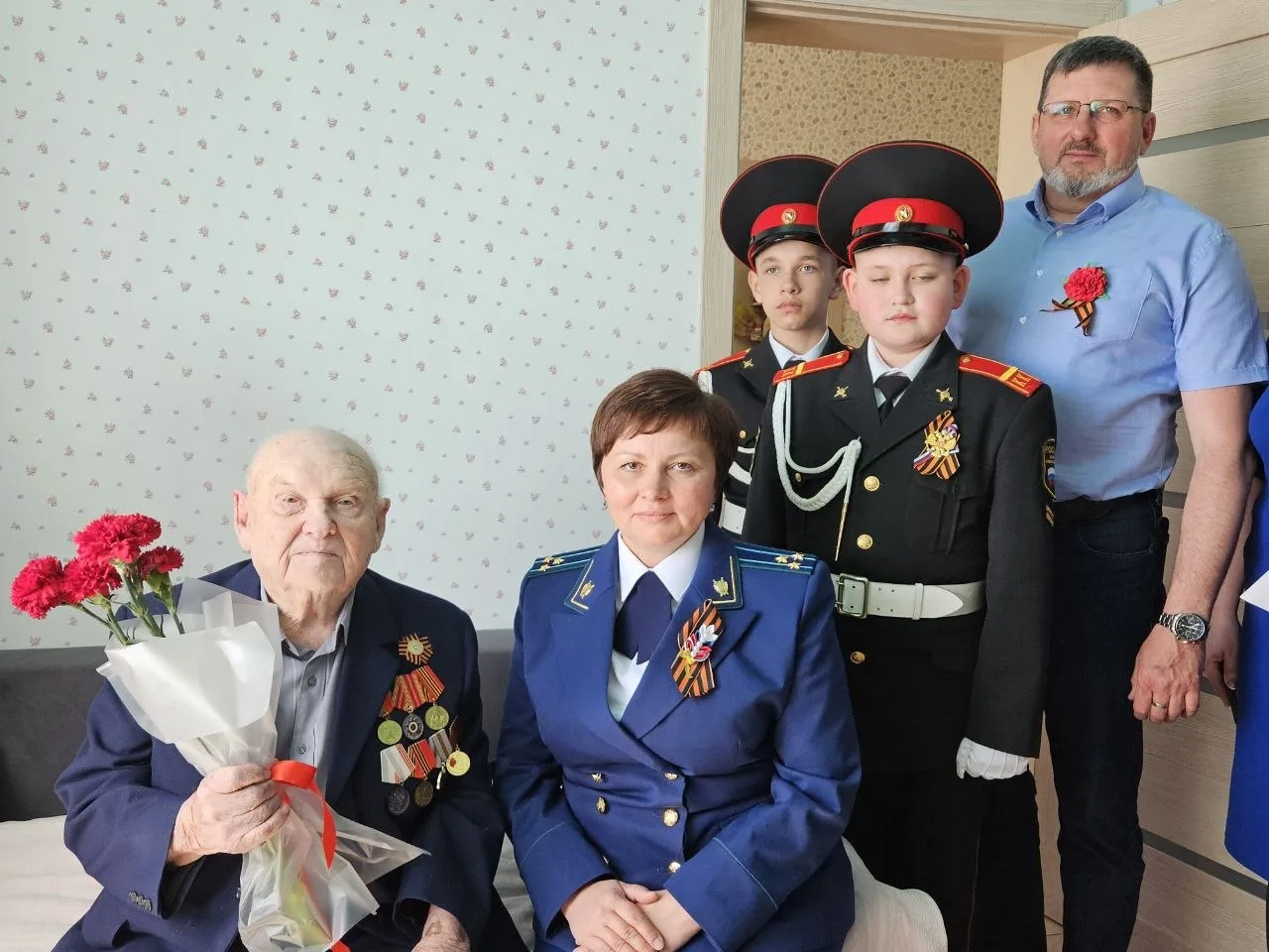 Прокуроры Иркутского района, Кировского, Ленинского, Октябрьского и Свердловского районов г. Иркутска в преддверии 81-й годовщины Победы в Великой Отечественной войне 1941-1945 гг. встретились с ветеранами Прокуроры Иркутского района, Кировского, Ленинского, Октябрьского и Свердловского районов г. Иркутска в преддверии 81-й годовщины Победы в Великой Отечественной войне 1941-1945 гг. встретились с ветеранами