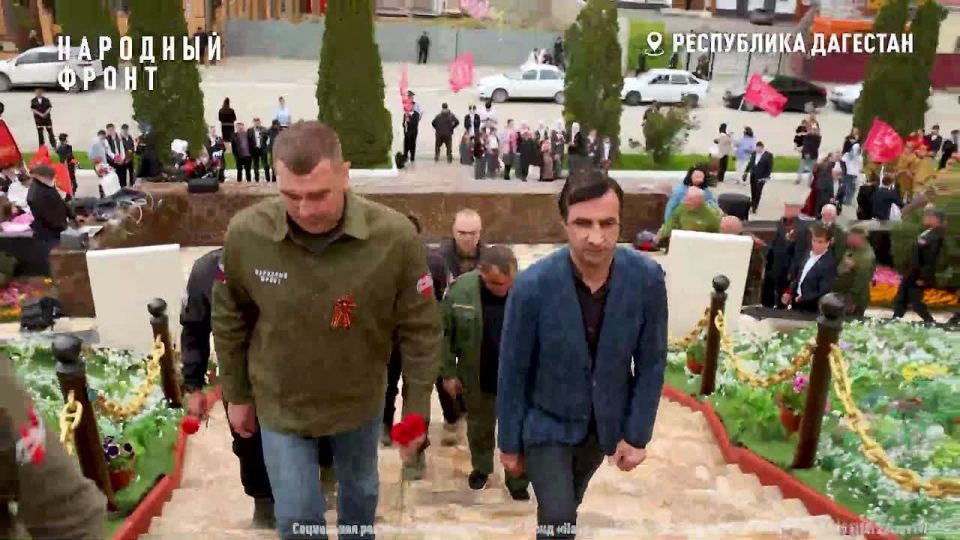 В день рождения Народного фронта руководитель Исполкома НФ Михаил Кузнецов привёз в Дагестан "Огонь памяти"