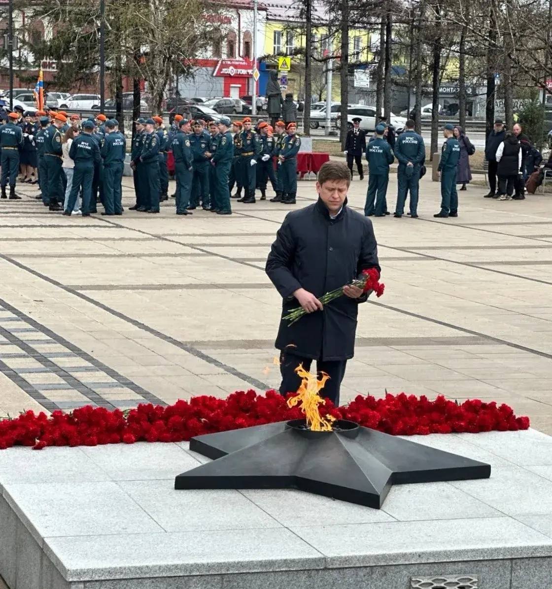 В преддверии Дня Победы работники территориальных управлений Ростехнадзора по всей стране участвуют в торжественных мероприятиях, возлагают цветы к мемориалам, памятникам и братским могилам, проводят работы по весеннему...