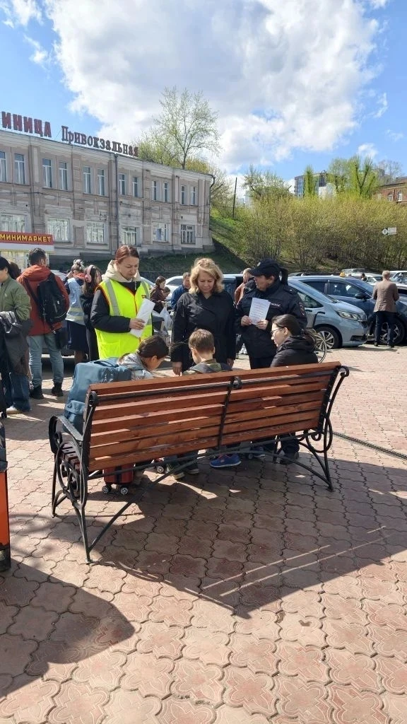 Транспортные полицейские совместно с железнодорожниками проводят профилактические мероприятия в рамках месячника "Уступи дорогу поездам" Транспортные полицейские совместно с железнодорожниками проводят профилактические мероприятия в рамках месячника "Уступи дорогу поездам"