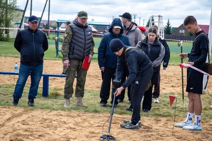 Защищать честь Иркутского округа на региональной «Зарнице 2.0» будут команды Хомутовской школы № 1 Защищать честь Иркутского округа на региональной «Зарнице 2.0» будут команды Хомутовской школы № 1