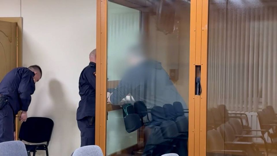 18 лет лишения свободы в тюрьме и колонии строгого режима — такое наказание назначили жителю Усть-Илимска, виновному в государственной измене