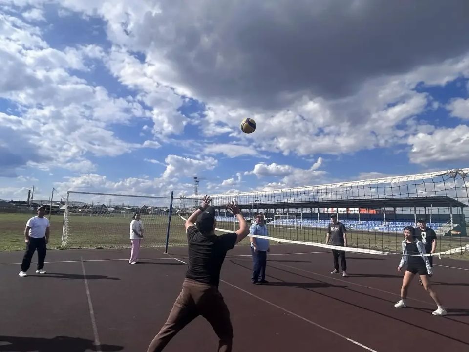 В поселке Усть-Ордынский прошел чемпионат по волейболу, приуроченный к 90-летию Госавтоинспекции В поселке Усть-Ордынский прошел чемпионат по волейболу, приуроченный к 90-летию Госавтоинспекции