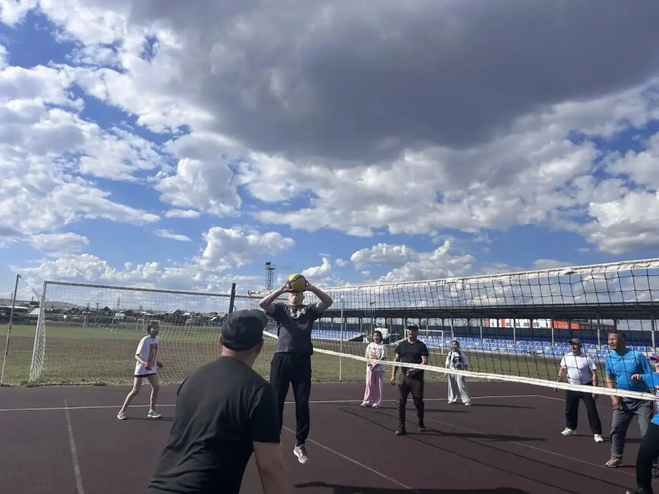 В поселке Усть-Ордынский прошел чемпионат по волейболу, приуроченный к 90-летию Госавтоинспекции В поселке Усть-Ордынский прошел чемпионат по волейболу, приуроченный к 90-летию Госавтоинспекции