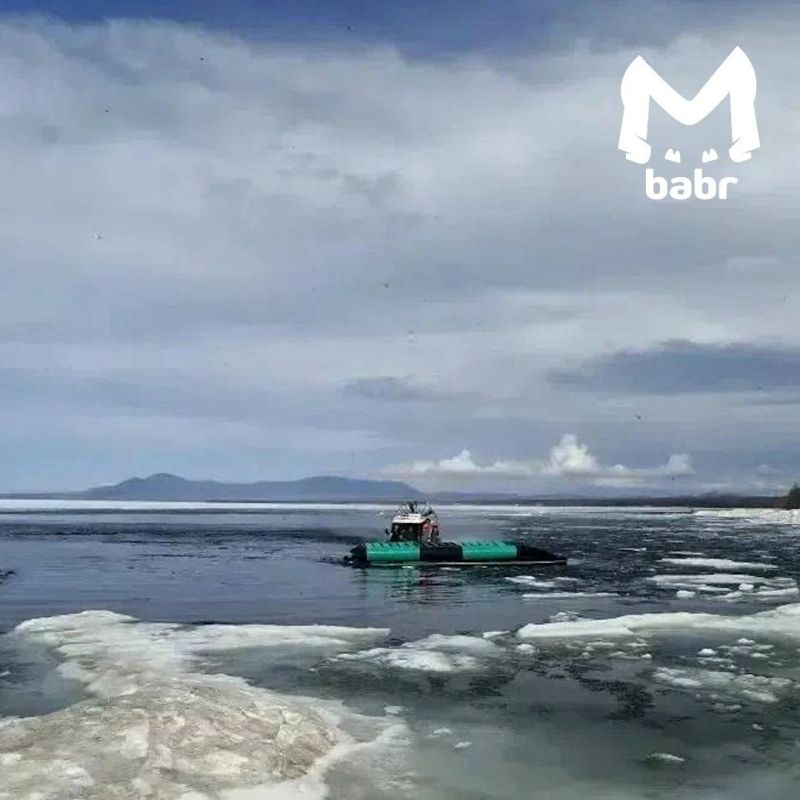 Перевернувшийся на Байкале "Хивус" перевозил туристов