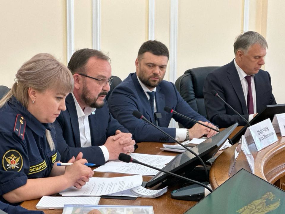 Сергей Петров: На майском совещании с руководителями УК обсудили два важных вопроса, которые напрямую влияют на качество жизни в нашем округе