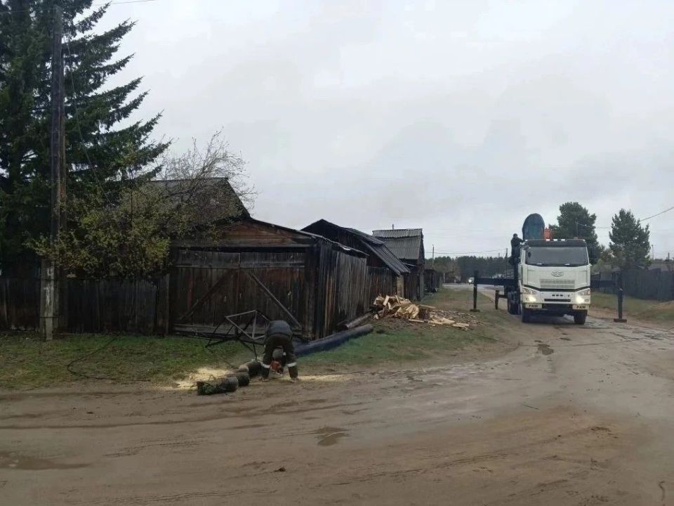Решаем проблемы жителей Приангарья: от покосившихся столбов до помощи ветеранам Решаем проблемы жителей Приангарья: от покосившихся столбов до помощи ветеранам
