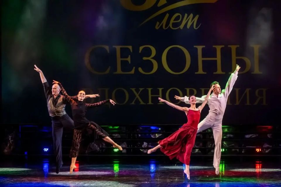 Игорь Кобзев: Гала-концертом «Сезоны вдохновения» завершилось празднование 85-летия Иркутского областного музыкального театра им. Николая Матвеевича Загурского Игорь Кобзев: Гала-концертом «Сезоны вдохновения» завершилось празднование 85-летия Иркутского областного музыкального театра им. Николая Матвеевича Загурского