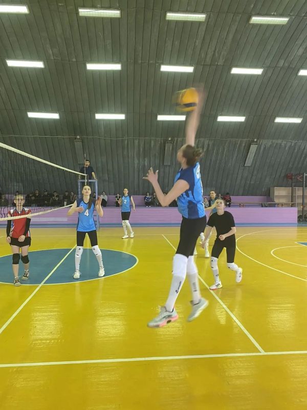 В поселке Бохан в спортивных залах Боханского педагогического колледжа им. Д. Банзарова 21-22 мая проходило областное первенство по волейболу среди команд девушек студенческих спортивных клубов профессиональных... В поселке Бохан в спортивных залах Боханского педагогического колледжа им. Д. Банзарова 21-22 мая проходило областное первенство по волейболу среди команд девушек студенческих спортивных клубов профессиональных...