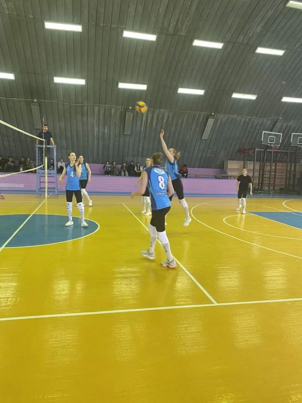 В поселке Бохан в спортивных залах Боханского педагогического колледжа им. Д. Банзарова 21-22 мая проходило областное первенство по волейболу среди команд девушек студенческих спортивных клубов профессиональных... В поселке Бохан в спортивных залах Боханского педагогического колледжа им. Д. Банзарова 21-22 мая проходило областное первенство по волейболу среди команд девушек студенческих спортивных клубов профессиональных...