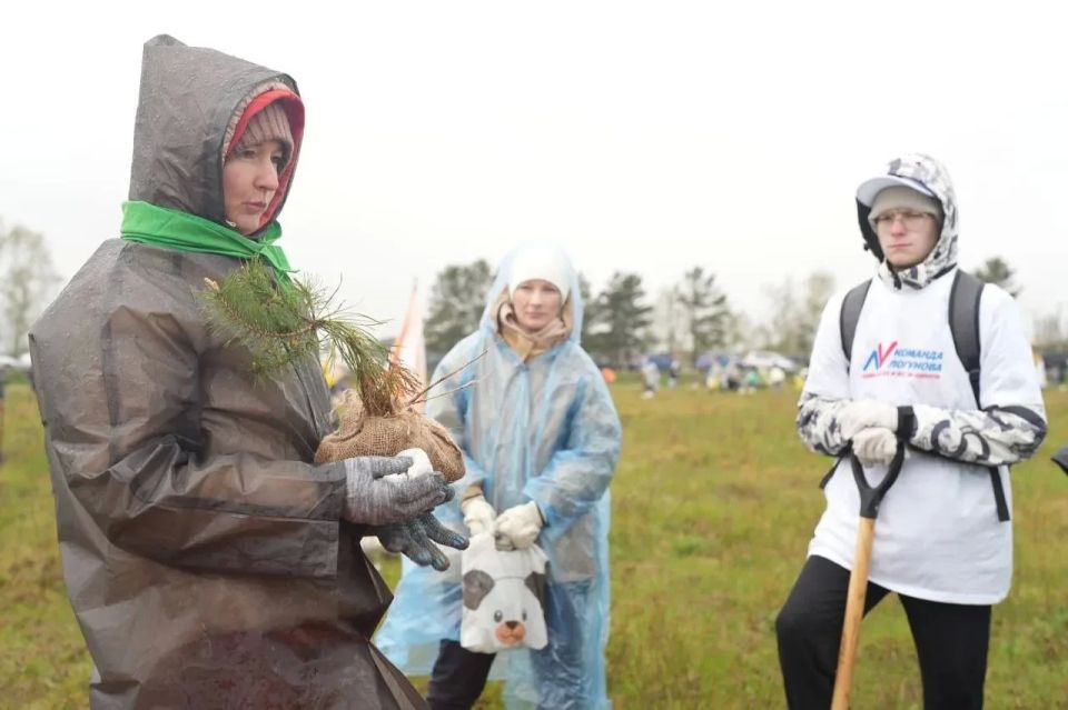 XV Ежегодная городская акция «Посади дерево — подари планете жизнь» прошла в Иркутске XV Ежегодная городская акция «Посади дерево — подари планете жизнь» прошла в Иркутске