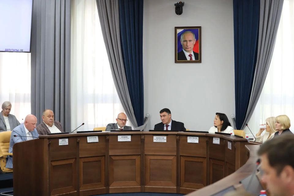 Руслан Болотов: На заседании Думы Иркутска утвердили несколько мер социальной поддержки для семей участников специальной военной операции, многодетных семей, а также граждан, чьё жильё признано аварийным и подлежащим сносу Руслан Болотов: На заседании Думы Иркутска утвердили несколько мер социальной поддержки для семей участников специальной военной операции, многодетных семей, а также граждан, чьё жильё признано аварийным и подлежащим сносу