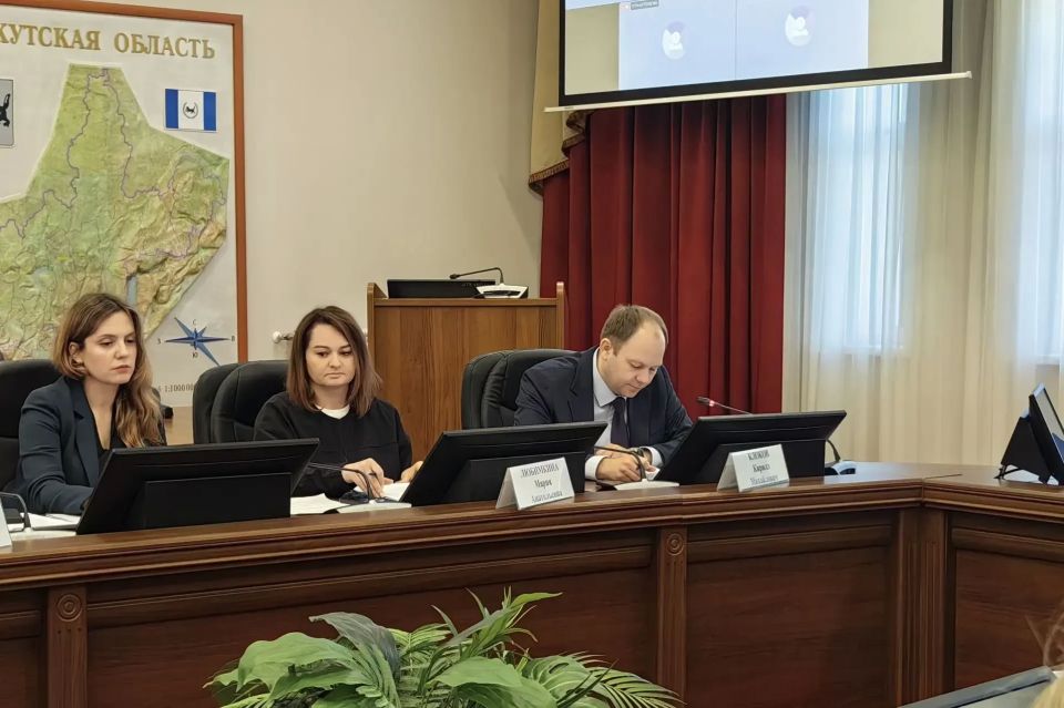 Межведомственная комиссия региона подвела итоги работы по погашению задолженности по зарплате с начала года Межведомственная комиссия региона подвела итоги работы по погашению задолженности по зарплате с начала года