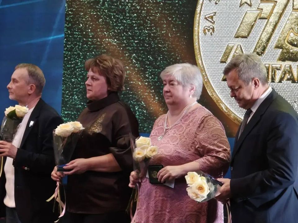 Сергей Петров: Первым важным мероприятием в череде юбилейных торжеств в честь 75-летия Ангарска стал концерт в ДК «Нефтехимик» Сергей Петров: Первым важным мероприятием в череде юбилейных торжеств в честь 75-летия Ангарска стал концерт в ДК «Нефтехимик»