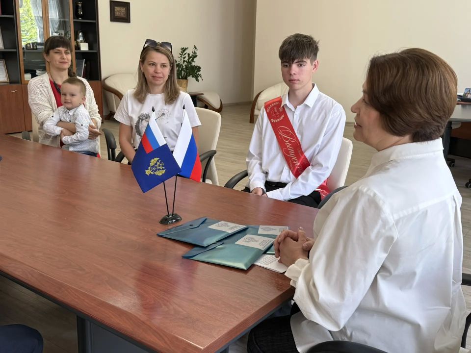 Авиамеханики, горные инженеры и даже будущие казначеи… Авиамеханики, горные инженеры и даже будущие казначеи…