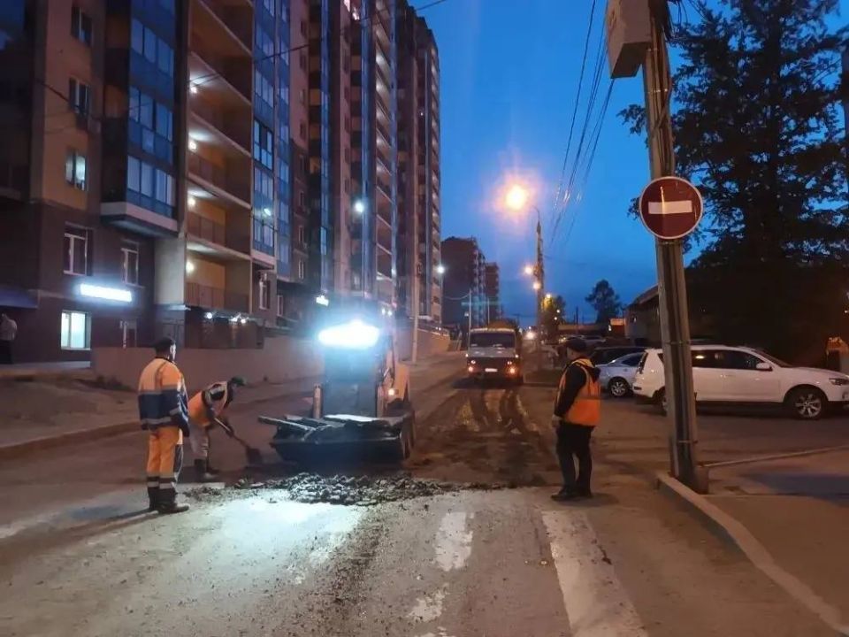 В Иркутске активно ремонтируют дороги В Иркутске активно ремонтируют дороги