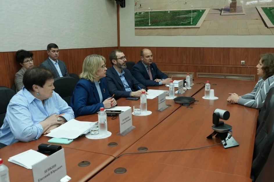 Законодательное Собрание Иркутской области рассмотрит возможность упрощения процедуры получения справок, которые нужны семьям участников спецоперации для оформления социальной поддержки