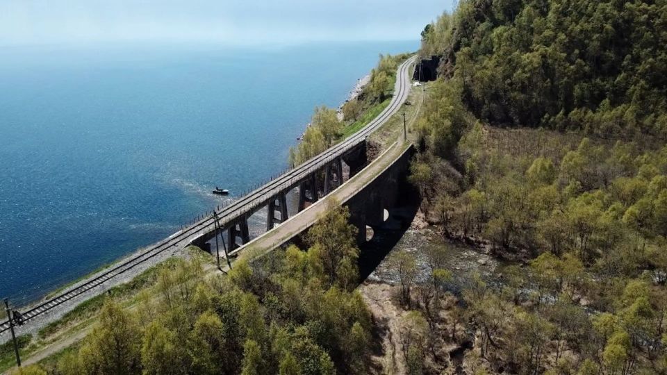 Изменения береговых линий рек и озер обсуждают российские и иностранные ученые на конференции в Иркутске