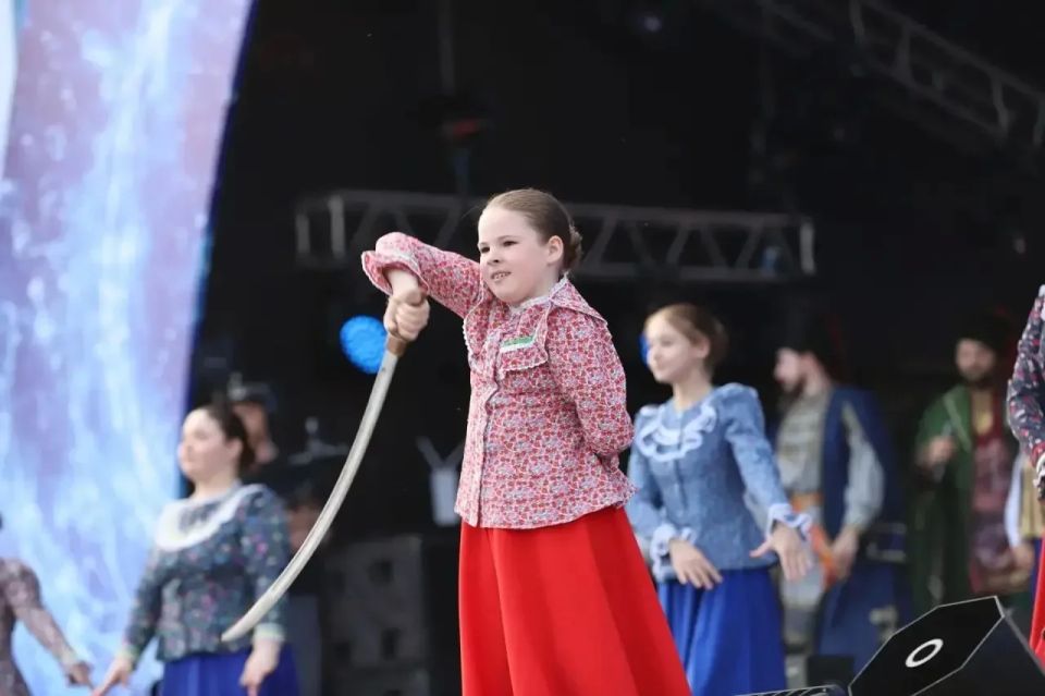 На главной сцене в сквере Кирова прошло театрализованное представление «Иркутск 365» На главной сцене в сквере Кирова прошло театрализованное представление «Иркутск 365»