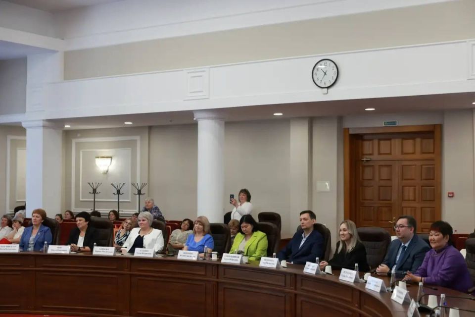 Игорь Кобзев: Профессиональный праздник сегодня отмечают работники той сферы, где нет случайных людей – это социальная сфера Игорь Кобзев: Профессиональный праздник сегодня отмечают работники той сферы, где нет случайных людей – это социальная сфера