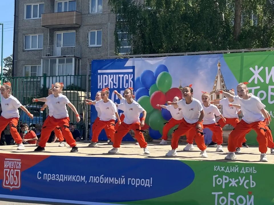 Концерт, посвященный 365-летию Иркутска, состоялся на станции Батарейная Концерт, посвященный 365-летию Иркутска, состоялся на станции Батарейная