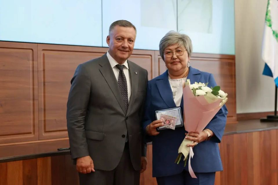Игорь Кобзев: Профессиональный праздник сегодня отмечают работники той сферы, где нет случайных людей – это социальная сфера Игорь Кобзев: Профессиональный праздник сегодня отмечают работники той сферы, где нет случайных людей – это социальная сфера
