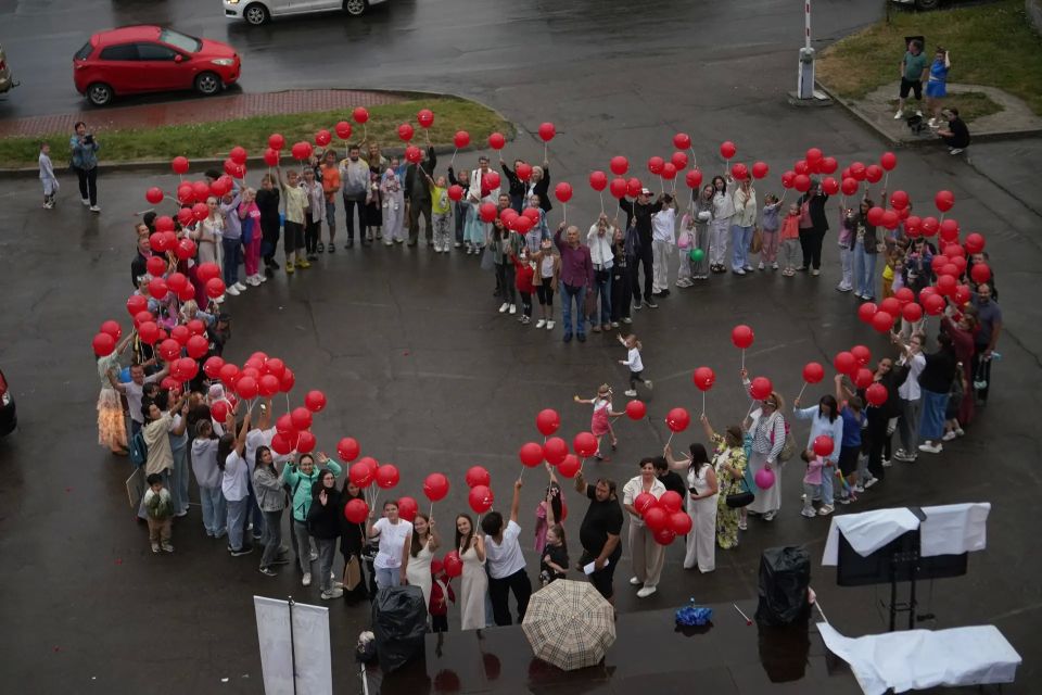 В День семьи, любви и верности в Иркутске на площади у Дома молодежи состоится большой семейный праздник В День семьи, любви и верности в Иркутске на площади у Дома молодежи состоится большой семейный праздник