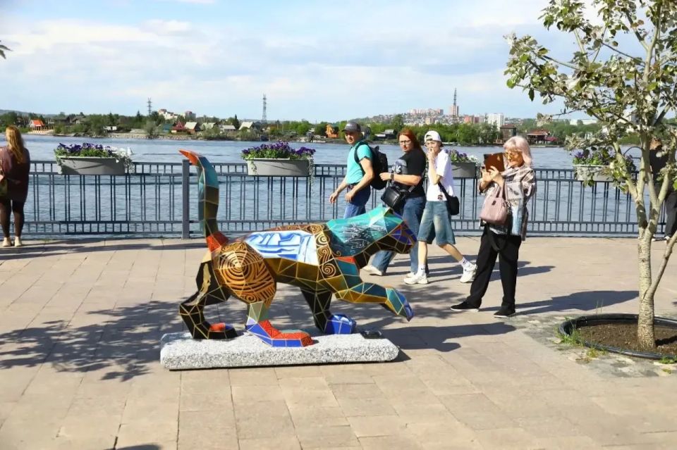 Более 100 тысяч жителей и гостей города приняли участие в праздновании 365-летия Иркутска Более 100 тысяч жителей и гостей города приняли участие в праздновании 365-летия Иркутска