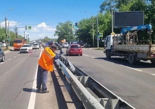 В Иркутске ежедневно наводят порядок на улицах и в парках В Иркутске ежедневно наводят порядок на улицах и в парках