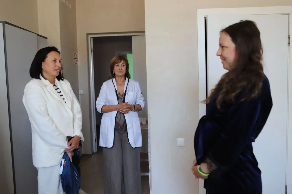Мэр Руслан Болотов поздравил иркутянок, чьи дети появились на свет в день 365-летия Иркутска Мэр Руслан Болотов поздравил иркутянок, чьи дети появились на свет в день 365-летия Иркутска