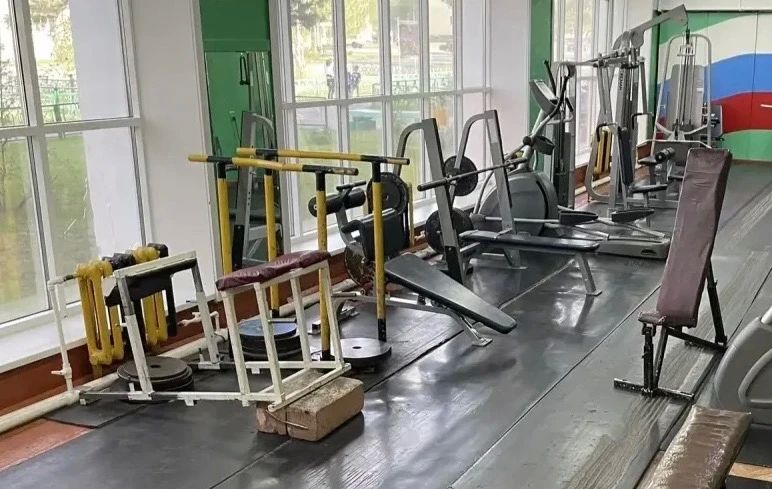 Девочка серьёзно повредила спину в тренажёрке в Иркутской области