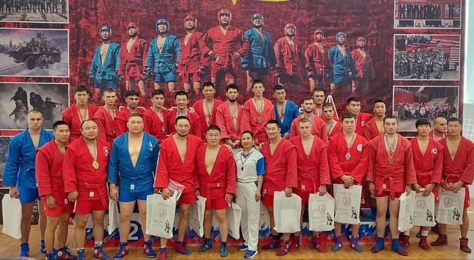 Спортсмены Приангарья выиграли девять медалей на всероссийских соревнованиях по самбо и боевому самбо, которые с 4 по 8 июня проходили в Улан-Удэ Спортсмены Приангарья выиграли девять медалей на всероссийских соревнованиях по самбо и боевому самбо, которые с 4 по 8 июня проходили в Улан-Удэ