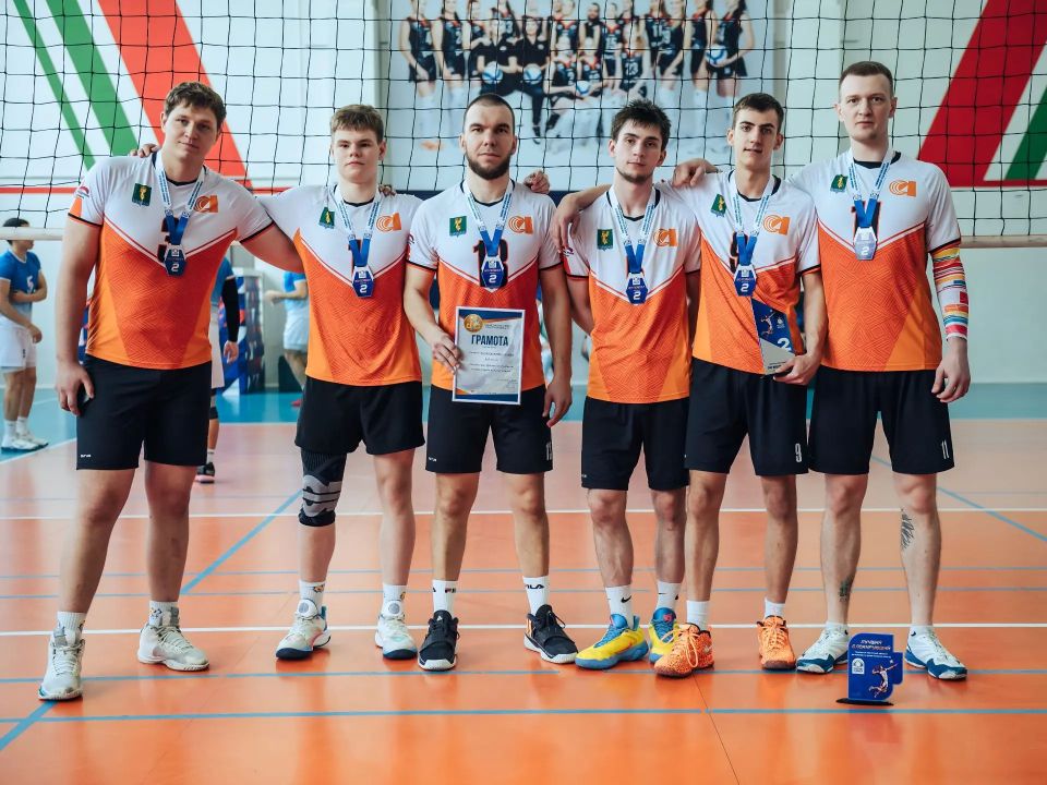 Ангарские цементники заняли второе место на областном чемпионате по волейболу