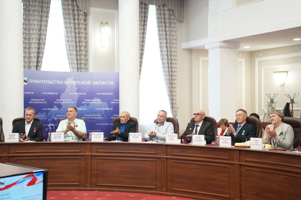 В преддверии Дня России Губернатор Иркутской области вручил государственные награды жителям региона В преддверии Дня России Губернатор Иркутской области вручил государственные награды жителям региона