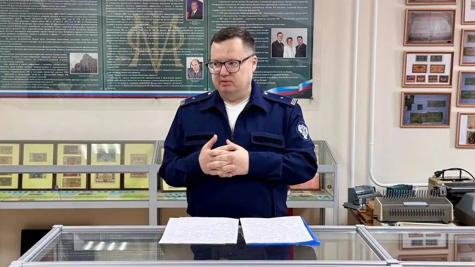 10 июня 2026 года в преддверии Дня России в УФК по Иркутской области проведена экскурсия для сотрудников Иркутской областной юношеской библиотеки им. И.П. Уткина 10 июня 2026 года в преддверии Дня России в УФК по Иркутской области проведена экскурсия для сотрудников Иркутской областной юношеской библиотеки им. И.П. Уткина