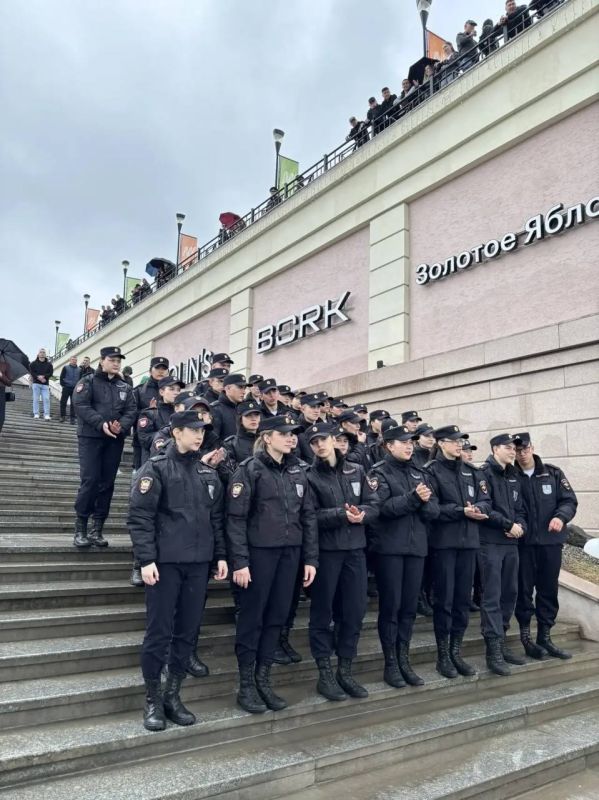 «День с полицией Приангарья» проходит в Иркутске возле «Модного квартала» «День с полицией Приангарья» проходит в Иркутске возле «Модного квартала»