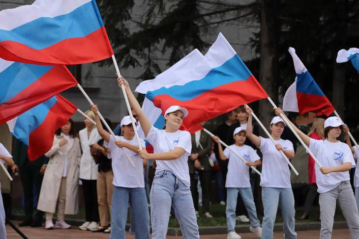 Иркутск отметит День России размахом: 50-метровый флаг и праздник на площади