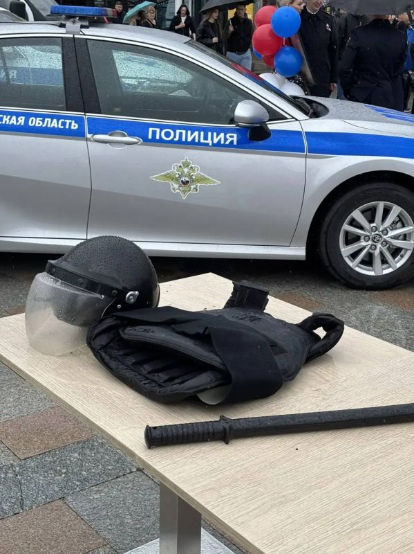 «День с полицией Приангарья» проходит в Иркутске возле «Модного квартала» «День с полицией Приангарья» проходит в Иркутске возле «Модного квартала»