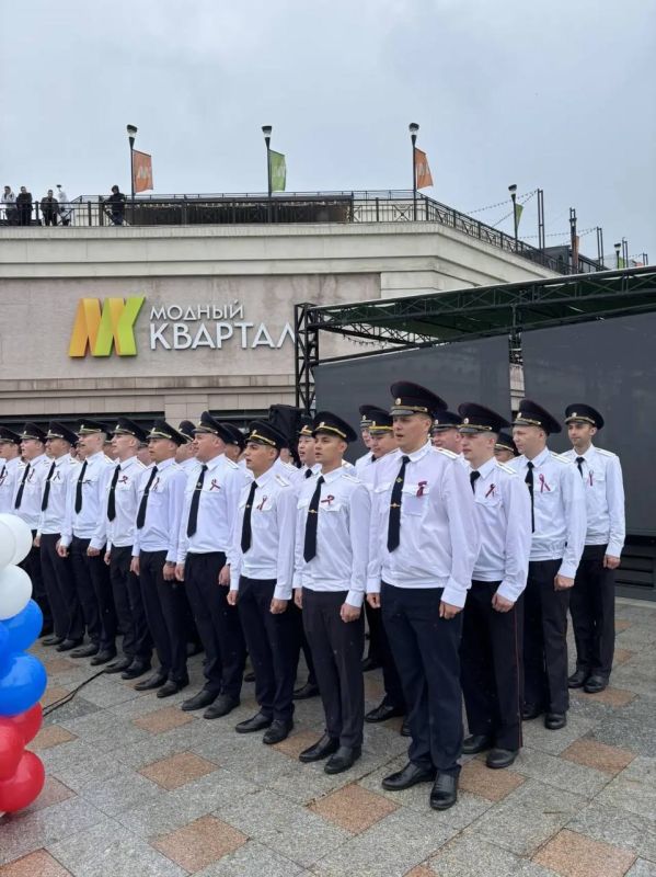 «День с полицией Приангарья» проходит в Иркутске возле «Модного квартала» «День с полицией Приангарья» проходит в Иркутске возле «Модного квартала»