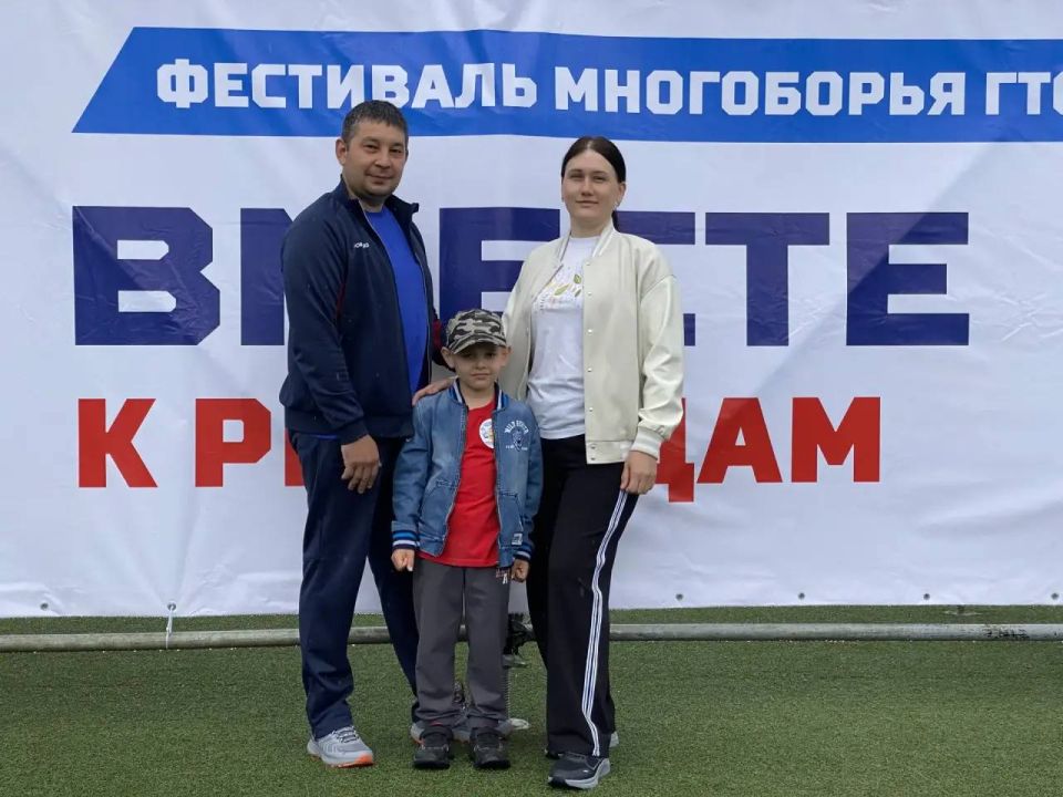 Сергей Петров: На стадионе «Ангара» сегодня состоялось большое мероприятие — «Городской рекорд-фест», приуроченный ко Дню России Сергей Петров: На стадионе «Ангара» сегодня состоялось большое мероприятие — «Городской рекорд-фест», приуроченный ко Дню России