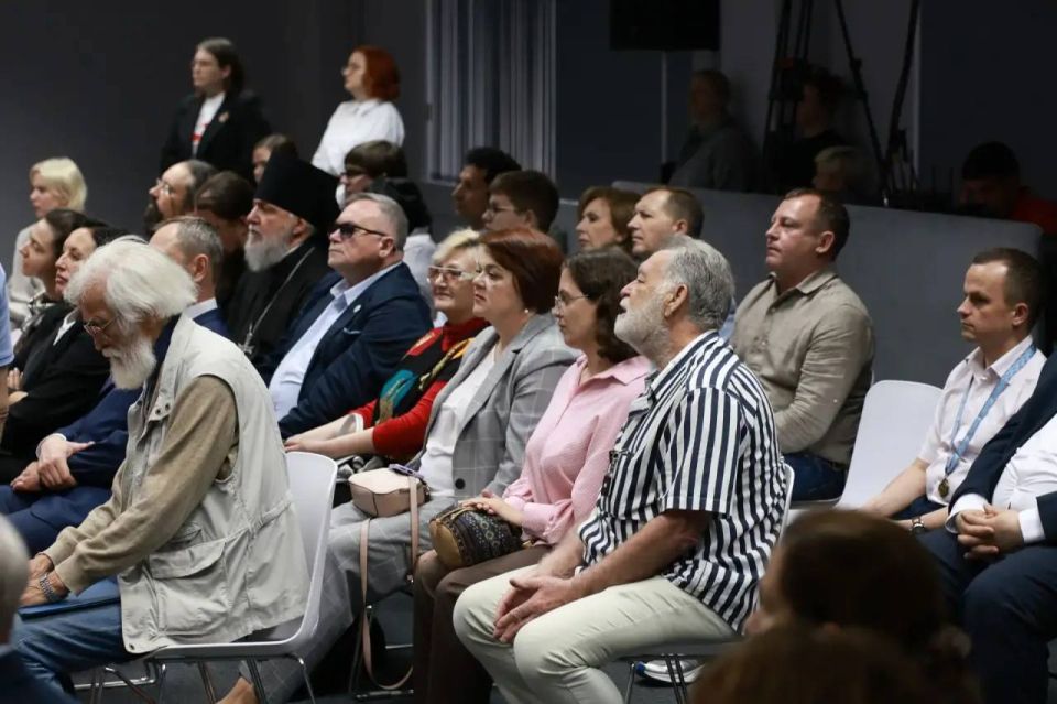 В День России наградили лауреатов литературной премии имени Валентина Распутина В День России наградили лауреатов литературной премии имени Валентина Распутина