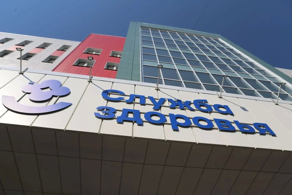 Мэр Руслан Болотов и губернатор Игорь Кобзев посетили новую детскую поликлинику на бульваре Рябикова