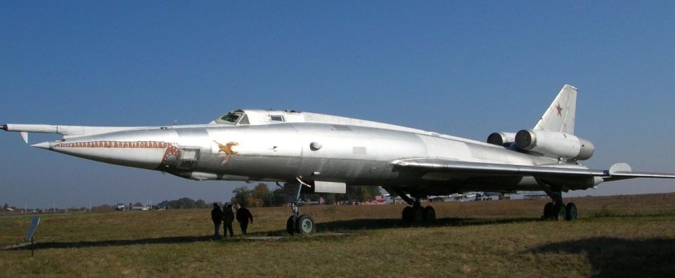 Советский дальний тяжёлый сверхзвуковой самолёт Ту-22 разбился возле Свирска в Иркутской области