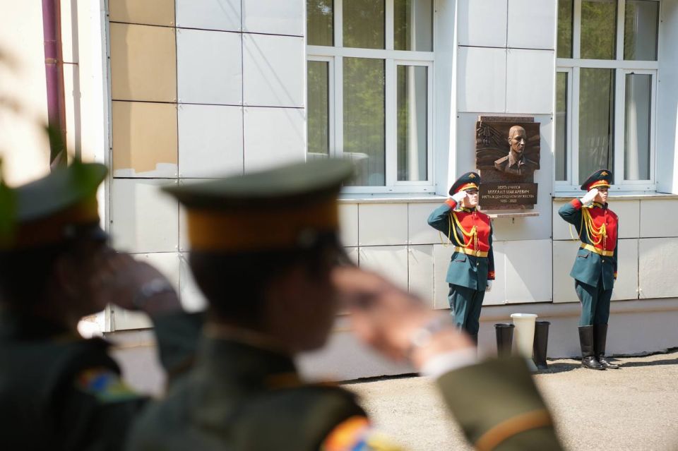 В Иркутске открыли мемориальную доску герою СВО Михаилу Макаревичу В Иркутске открыли мемориальную доску герою СВО Михаилу Макаревичу