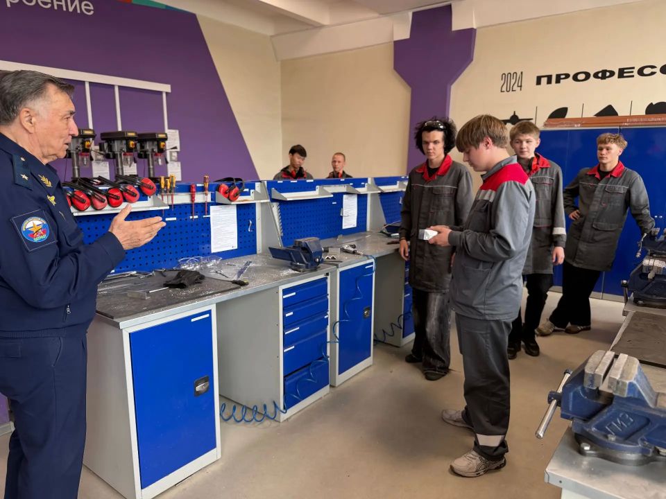 Представители Высшего совета при Губернаторе побывали в Иркутском техникуме авиастроения и материалообработки (ИТАМ) и новой школе № 58 Представители Высшего совета при Губернаторе побывали в Иркутском техникуме авиастроения и материалообработки (ИТАМ) и новой школе № 58