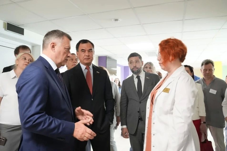 Губернатор Иркутской области Игорь Кобзев побывал в новой детской поликлинике Иркутской городской клинической больницы №10