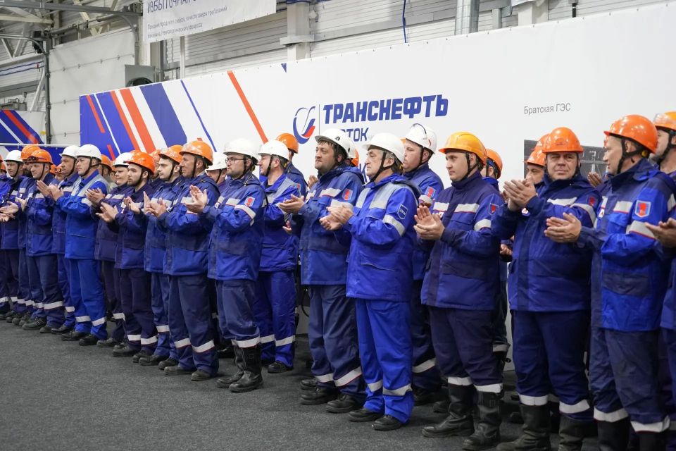Работники ООО «Транснефть – Восток» награждены Благодарственными письмами Губернатора Иркутской области Работники ООО «Транснефть – Восток» награждены Благодарственными письмами Губернатора Иркутской области